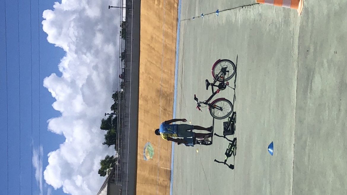 Apprendre à rouler sur 2 roues en 2 jours c’est top 👍🏾